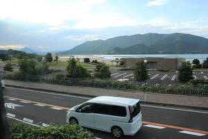 小浜線の車窓から撮影した鯉川海水浴場