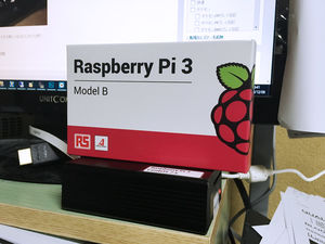 Raspberry Pi 3箱とRaspberry Pi 3内蔵ケース