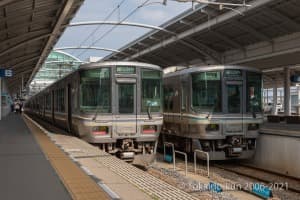 高松駅に停車する223系