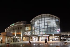 夜の高松駅