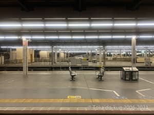 誰もいない大阪駅